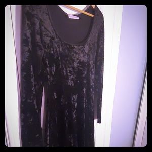 Vintage black crushed velvet dress